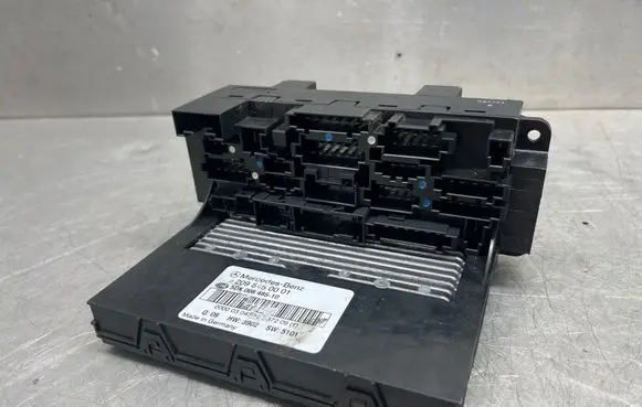 Mercedes-Benz CLK A209 C209 Fuse module 2095450001 5DK00848510