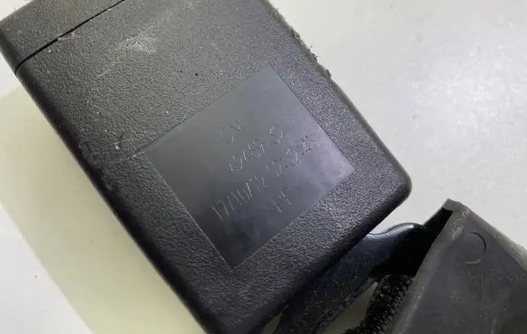 Opel Mokka X Rear seatbelt buckle 42469732
