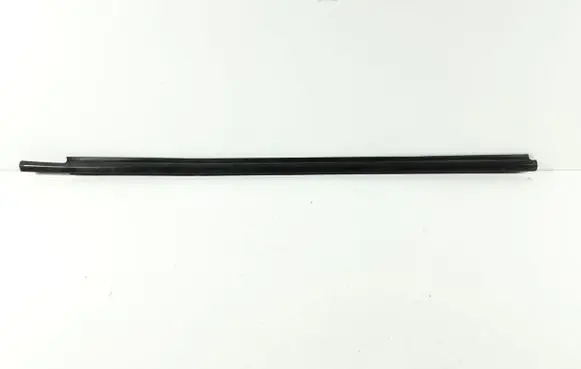 Toyota Corolla Verso E121 Rubber seal front door window/glass 