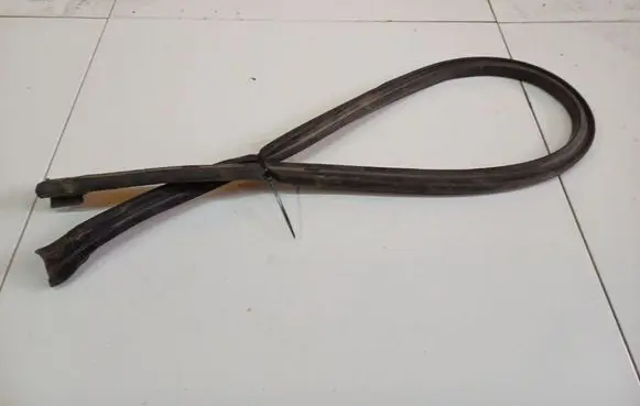 Mercedes-Benz R W251 Rubber seal front coupe door 