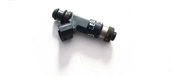 Subaru Legacy Fuel injector 182022917