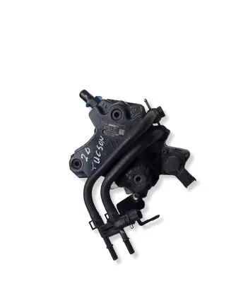 Hyundai Tucson JM Fuel injection high pressure pump 0445010121 3310027400