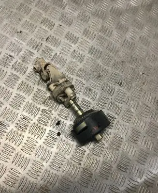 Nissan X-Trail T30 Steering column universal joint