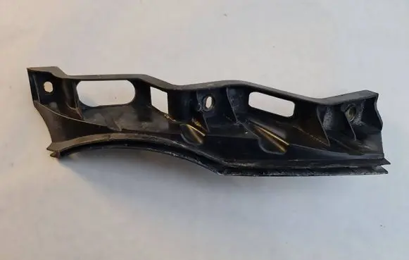 Volkswagen PASSAT B6 Front bumper mounting bracket 3C0807889