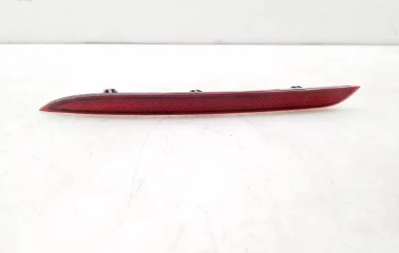 Volkswagen PASSAT CC Front reflector 3C8945105D