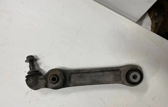 BMW 7 G11 G12 Front control arm 6861170