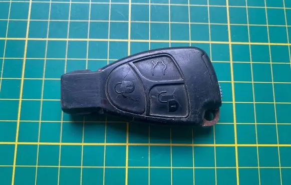 Mercedes-Benz E W211 Ignition key/card 
