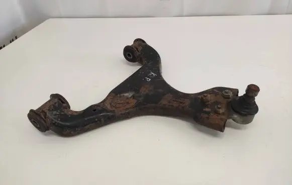 Mercedes-Benz Vito Viano W639 Front lower control arm/wishbone A6393300410