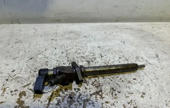 Volvo V50 Fuel injector 9657144580