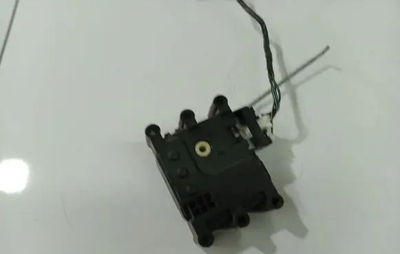 Mazda 3 I Air flap motor/actuator 