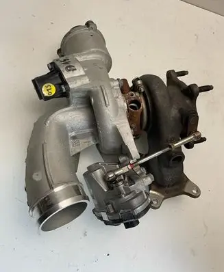 Audi Q7 4M Turbo 06L145689A
