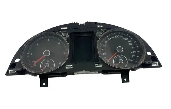Volkswagen PASSAT B7 Speedometer (instrument cluster) 3AA920870P