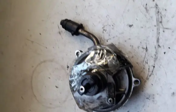Mercedes-Benz A W168 Vacuum pump A6682300165