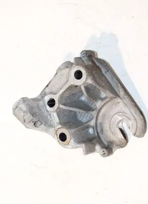 Peugeot 508 Engine mounting bracket 9682417480