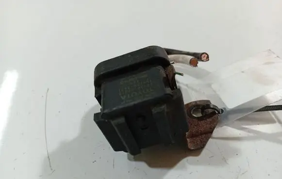 Toyota Avensis Verso Glow plug pre-heat relay 2861067810