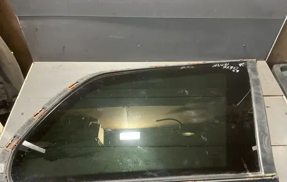 Volvo XC90 Rear side window 43R001604