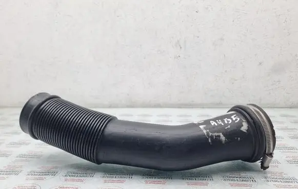 Audi A4 S4 B5 8D Air intake hose/pipe 058129627E