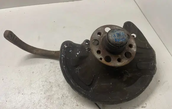 Mercedes-Benz E W211 Front wheel hub
