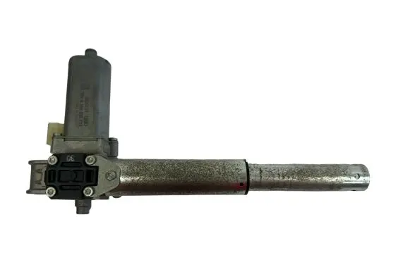 BMW 5 E60 E61 Seat adjustment motor 0390203233 8321086