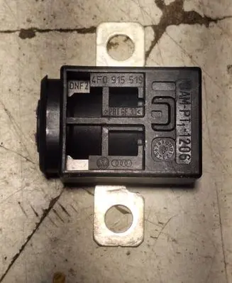 Audi A6 S6 C6 4F Battery relay fuse 4F0915519