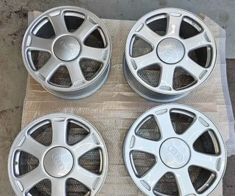 Audi A8 S8 D2 4D R18 alloy rim 4D0601025N