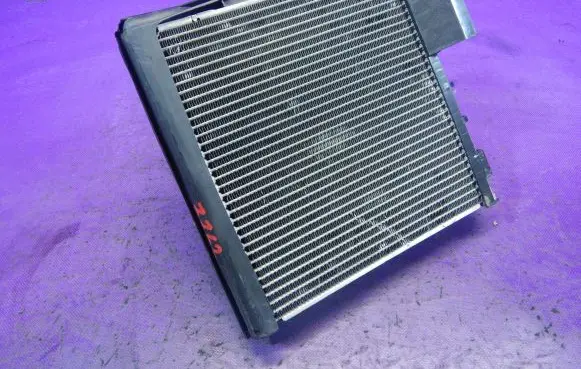Volkswagen Golf IV Air conditioning (A/C) radiator (interior) 3C1820103A