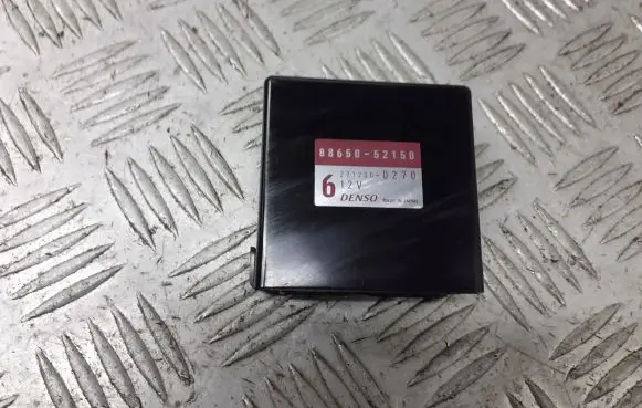 Toyota Yaris Air conditioner control unit module 88650-52150