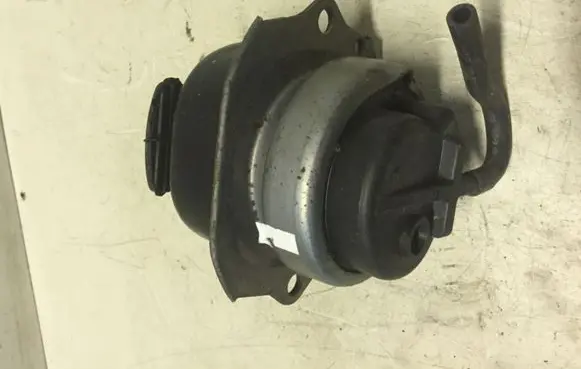 BMW X5 E70 Engine mount bracket 16004212