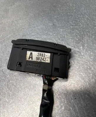 Tailgate opening switch