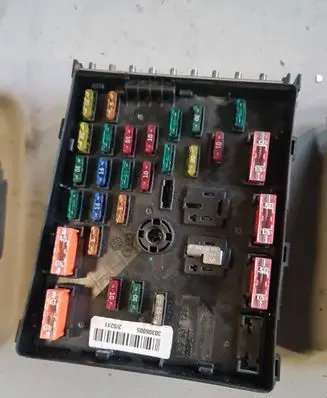 Volkswagen PASSAT B6 Fuse module 3C0937125 63592777