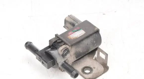 Honda Civic Valve vacuum 136200-1850