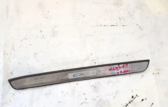 Mazda CX-7 Front sill trim cover eg21687e0