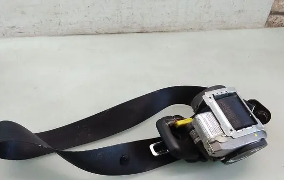 SsangYong Rexton I Front seatbelt