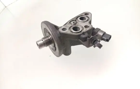 Toyota Avensis Verso Oil filter mounting bracket 