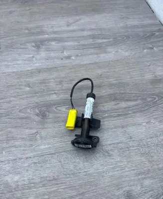 BMW 7 G11 G12 Bonnet Pedestrian Airbag Actuator 7347406
