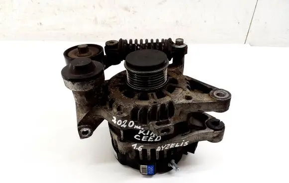 KIA Ceed Generator/alternator 373002U200