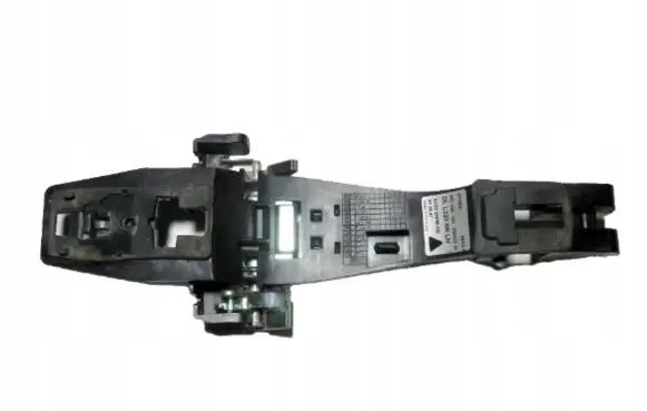 Rear door exterior handle/bracket
