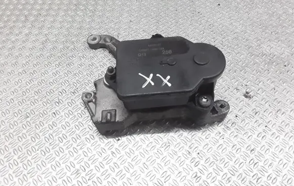 Opel Vectra C Intake manifold valve actuator/motor 55205127