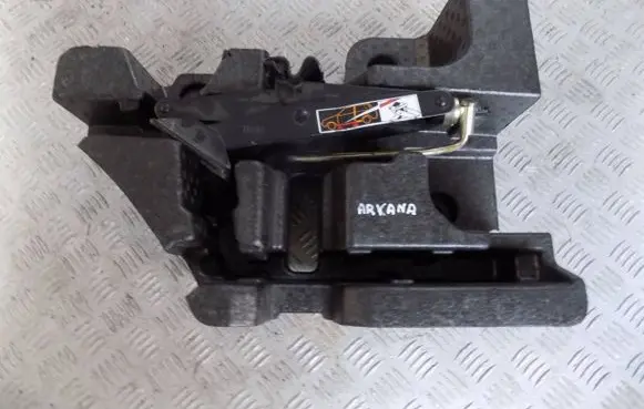 Renault Arkana Lift Jack 