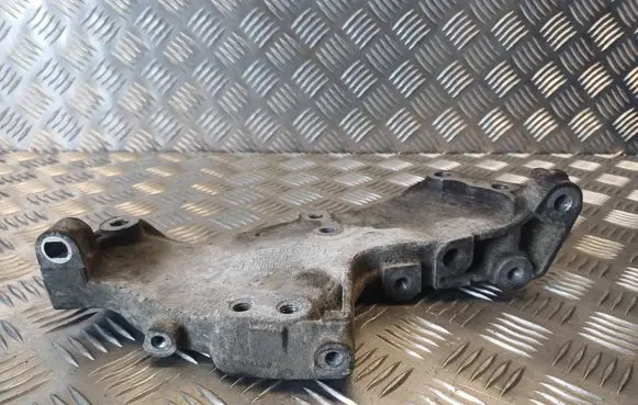 Renault Trafic II (X83) Engine mounting bracket 8200399938