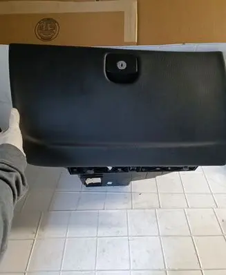Peugeot 407 Glove box