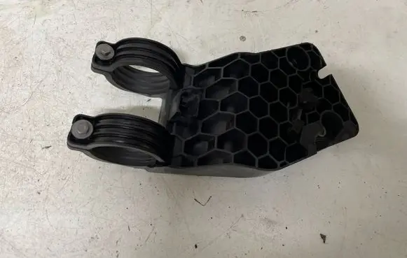 BMW X5 F15 Fuel filter bracket/mount holder 70314607