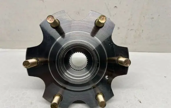 Mitsubishi Pajero Front wheel hub spindle knuckle MR455620