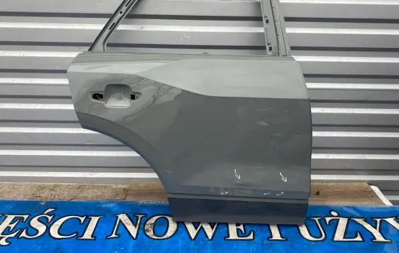 Audi Q2 - Rear door