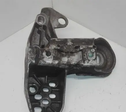 Audi A6 S6 C6 4F Engine mounting bracket 8E0199251F