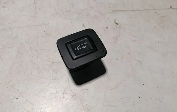 Buick Encore GX I Tailgate/boot open switch button 