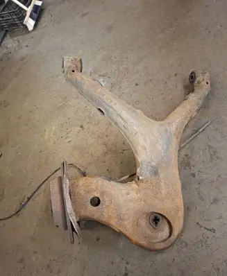 Mercedes-Benz Vito Viano W639 Rear wheel hub A6393521304
