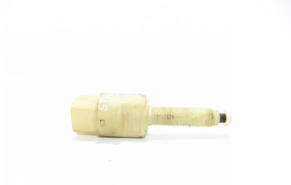 Volkswagen PASSAT B5.5 Brake pedal sensor switch 4A0945515A
