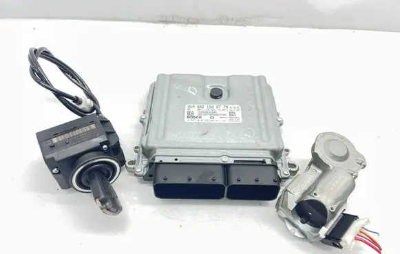 Mercedes-Benz CLS C219 Engine ECU kit and lock set A6421509779 2115452308