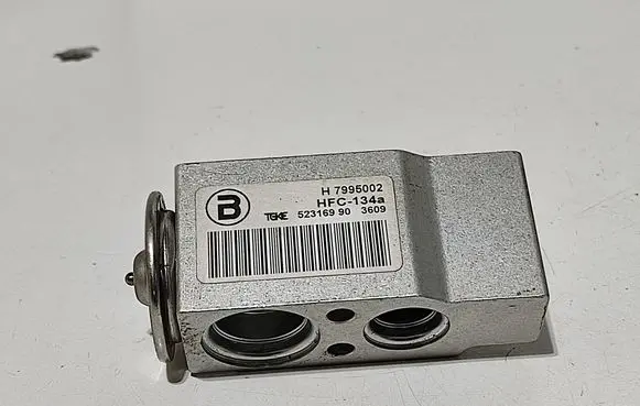 Air conditioning (A/C) expansion valve